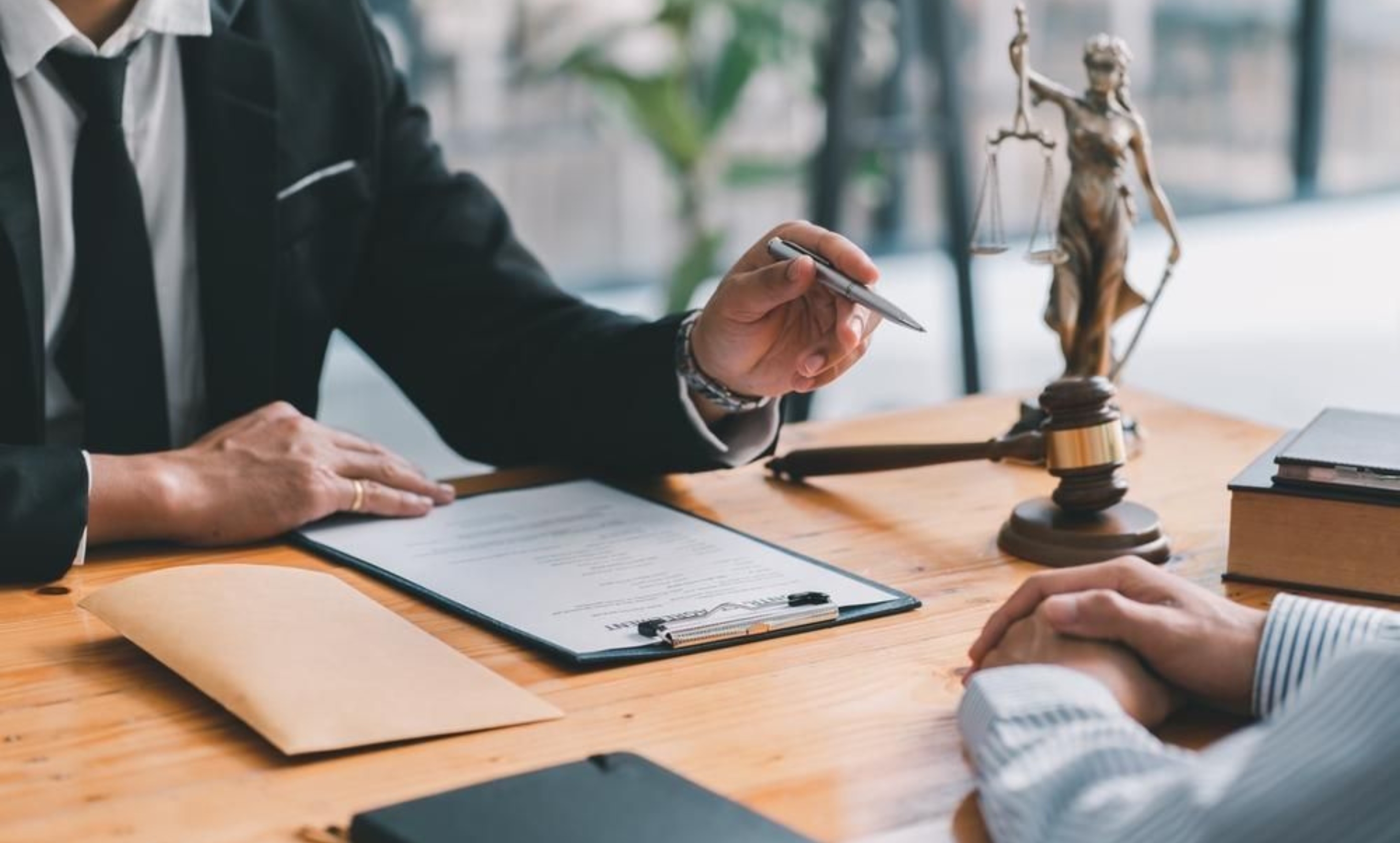 Corporate Legal Advisory in Ghaziabad: Navigating Business Laws with Confidence